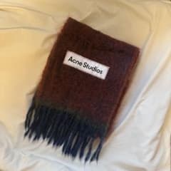 Acne Studios マフラーのサムネイル