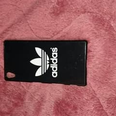 adidasケースのサムネイル