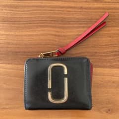 MARC JACOBS 二つ折り財布 ブラック/レッドのサムネイル