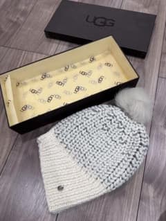 新品未使用！UGG ニット帽 ビーニー ポンポン付き - メルカリ
