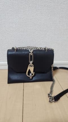 CHARLES & KEITHレザー ショルダーバッグ 黒のサムネイル