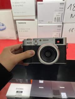 FUJIFILM x100v シルバーのサムネイル
