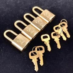 ルイヴィトン パドロック No.306のみ 4個まとめて 南京錠 カデナゴールド ルイヴィトン パドロック No.306のみ 4個まとめて 南京錠 カデナ