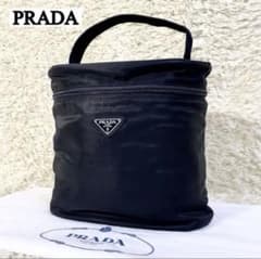 高級✨プラダ バニティ コスメポーチ ハンドバッグ 三角ロゴ ナイロン 黒のサムネイル