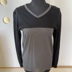 ユニクロ　UNIQLO ロングTシャツ　シースルーのサムネイル