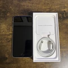 iPhone SE 箱付き　コード付きのサムネイル