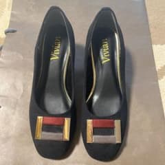 Vivian スエード調パンプス ブラック ゴールド金具