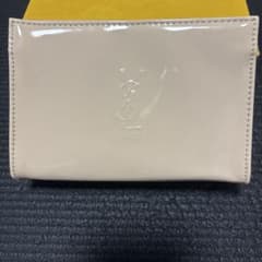 YSL BEAUTE ポーチ ベージュ エナメル調のサムネイル