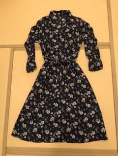 ミーちゃんさま専用新品未使用花柄ワンピースのサムネイル