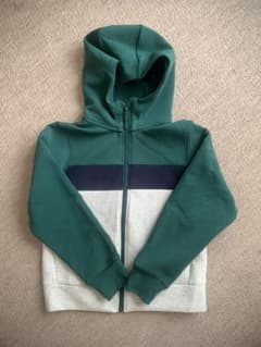 UNIQLO ストレッチパーカー 140サイズのサムネイル