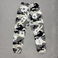 「新品」Denim Tearsカモ柄 コットン スウェットパンツのサムネイル