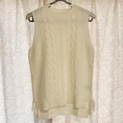 【ハリネズミ様 専用】【新品＊未使用】pattern fiona ニットベストのサムネイル