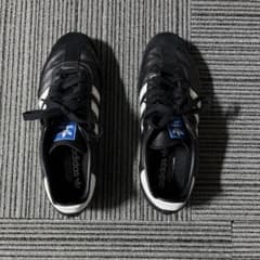 adidas スニーカー ブラック ホワイトのサムネイル