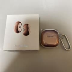 まゆこんぐ様専用　Samsung galaxy buds live  充電ケースのサムネイル