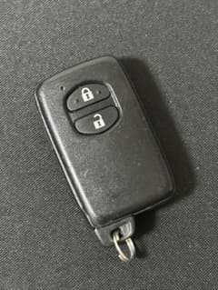 トヨタ 純正 スマートキー 2ボタンのサムネイル