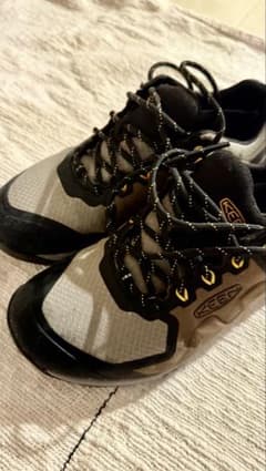 【箱付】KEEN 防水スニーカー 25cmのサムネイル