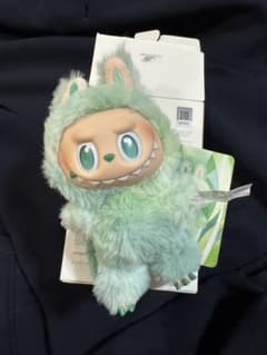 POPMART Labubu Big into Energy SERENITYのサムネイル