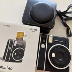 FUJIFILM instax mini 40 本体　ブラック　ケース付きのサムネイル
