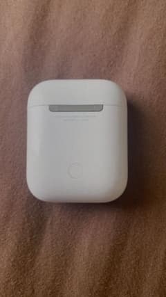 Apple 第二世代 AirPodsのサムネイル