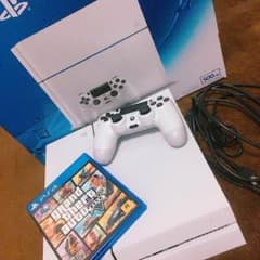 PS4 本体 美品 GTAV付きのサムネイル