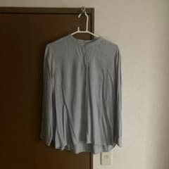 ユニクロ　グレー 長袖シャツ Lのサムネイル