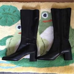 黒の本革ロングブーツのサムネイル