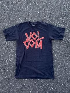 90〜00sVOLCOM Tシャツ ブラックのサムネイル
