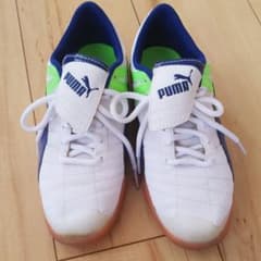 PUMA フットサルシューズ　22.5のサムネイル
