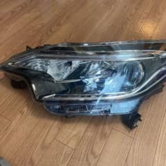 e12日産ノート　左ヘッドライトのサムネイル