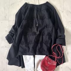 極美品♪ビアズリー 刺繍フレアブラウス ゆったり 立体フラワー チュニック 極美品♪ビアズリー 刺繍フレアブラウス ゆったり 立体フラワー