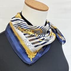 3-39.BASILE ハープ&紋章モチーフ　パネルパターン　シルクスカーフ