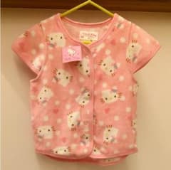新品タグ付き♡90キティー ベストのサムネイル