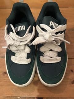 PUMA ダークグリーン スニーカーのサムネイル