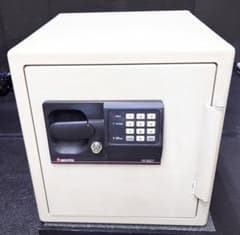 SentrySafe 耐火金庫 電子ロック付き　ロック機能が故障してます￼ mobile_SS-009574N_SS-009574N_1.jpg