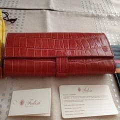 新品  フェリージ  長財布のサムネイル
