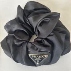 PRADA ブラック サテン シュシュ - メルカリ