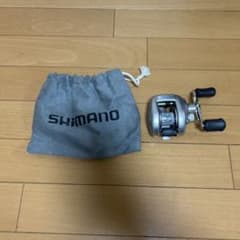 ク*ツ様 SHIMANO ベイトリール 収納袋付きのサムネイル