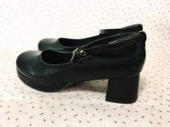 新品  チャンキーヒールパンプスのサムネイル