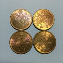大型50銭黄銅貨 300枚 古銭まとめ ☆古銭 大型50銭黄銅貨4枚セット☆ ～小サビ、変色あり～ - メルカリ