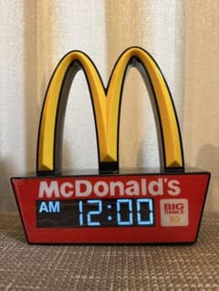 非売品】マクドナルド ゴールデンアーチ デジタル置時計 - メルカリ