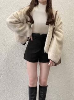 センター切替ショートパンツ　Sサイズ　色ブラックのサムネイル