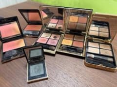 SUQQU クレドポー・ボーテ アイシャドウパレットとチークセットのサムネイル