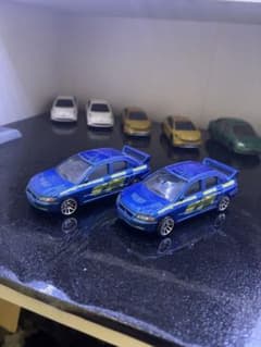 山*屋様 ホットウィール 三菱 ランサー エボリューション ミニカー 2台セットのサムネイル