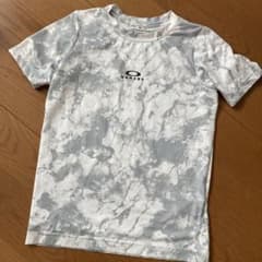 OAKLEY オークリー　キッズTシャツ130のサムネイル