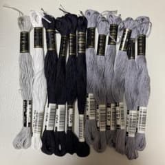 オリムパス　刺繍糸　モノトーン12本のサムネイル