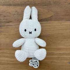 ミッフィー　ぬいぐるみマスコットのサムネイル