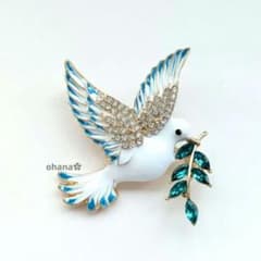 新品【J22】枝をくわえた青い羽の鳥ブローチ サイズ大 北欧風 - メルカリ