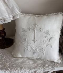 フランスアンティーク 希少素材 クロス 十字架 刺繍 ミニクッション