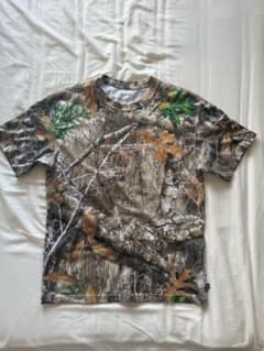 NIKE SB リアルツリー カモフラージュ Tシャツのサムネイル