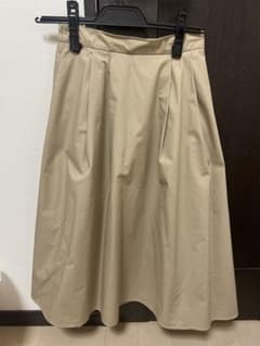 【GU】タックフレアスカートのサムネイル